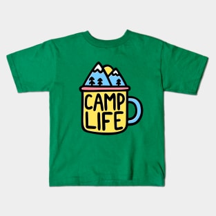 Camp life travel mug Kids T-Shirt